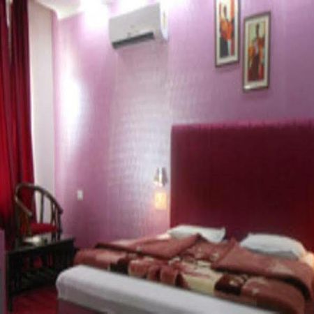 Ratan Palace Hotel Dehradun Bagian luar foto